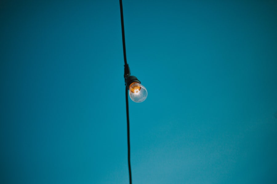Lampadina accesa in esterno